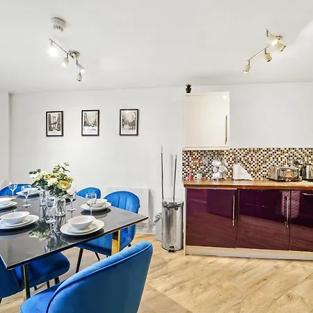 The Penthouse On Bristols Iconic Harbourside - Sleeps 10 Appartamento