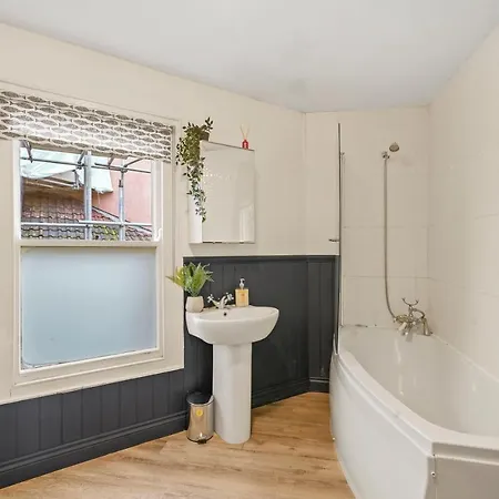 The Penthouse On Bristols Iconic Harbourside - Sleeps 10 *