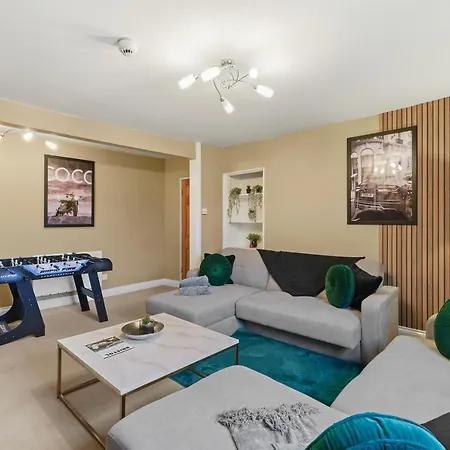 The Penthouse On Bristols Iconic Harbourside - Sleeps 10 Apartment