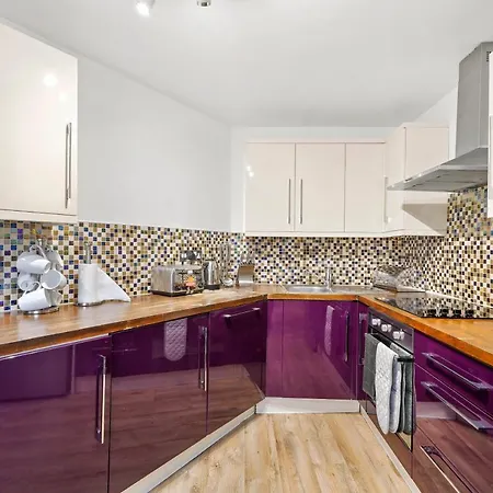 Apartment The Penthouse On Bristols Iconic Harbourside - Sleeps 10 *