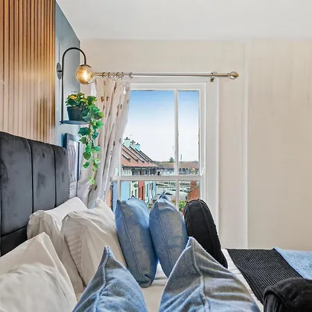 The Penthouse On Bristols Iconic Harbourside - Sleeps 10 * Bristol